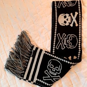 Sourpuss Skull Scarf